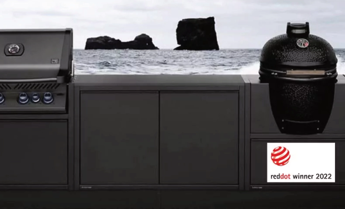 Schwarze Outdoor Küche mit schwarzem Grill